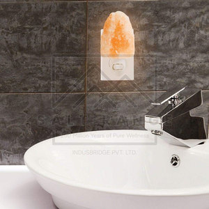 Lampe en sel de l'Himalaya 100% pur sculptée à la main, couleur naturelle, LED, style bol décoratif, forme ronde personnalisable, à vendre - Product Image 3