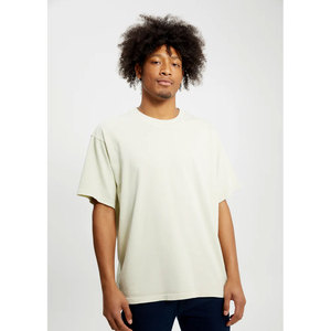 Lane Seven T-shirt unisexe Pistachio Tornado Streetwear urbain lourd 100% coton vierge personnalisable pour hommes et femmes - Product Image 2