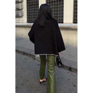 Chaqueta de Cachemira para Mujer con Cuello Alto y Detalle de Costuras Modelo 6138 - Product Image 2