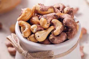 Nueces de Anacardo Saladas y Tostadas Orgánicas de Alta Calidad ODM OEM, Empaque Personalizado, Logotipo Privado, Todos los Tamaños - Product Image 5