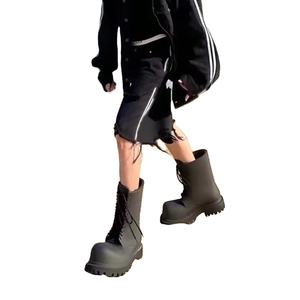 Shorts en jean délavé pour homme, style streetwear, motif uni, effet usé, collection Hot Sale - Product Image 5