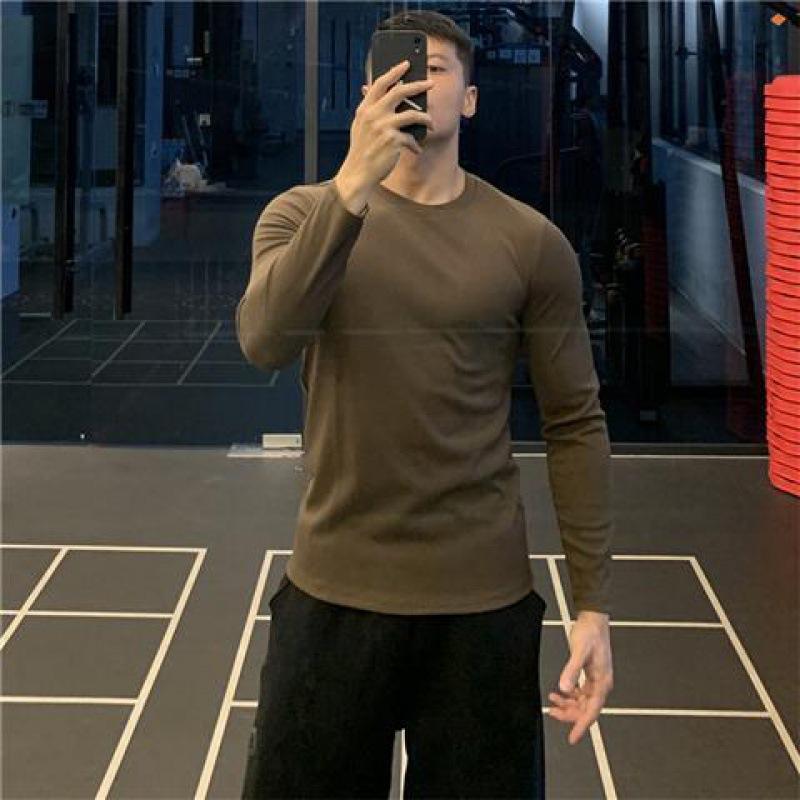 คอกลมสีน้ำตาล