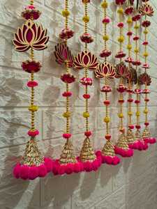 ที่แขวนผนังลายดอกบัว MDF พร้อมพู่ปอมปอมปอมปอมปอมปอมปอมปอมมีพู่-ฉากหลังตกแต่งสำหรับดิวาลีวัดตกแต่งงานแต่งงานของอินเดีย - Product Image 4