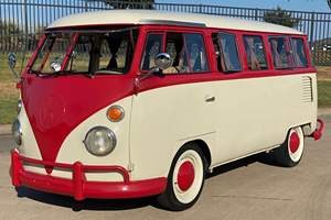 Volkswagen Type 2 Kombi 1974 d'occasion, 15 fenêtres, version brésilienne, moteur 1.6L Flat-4, restauré aux États-Unis Titre - Product Image 2