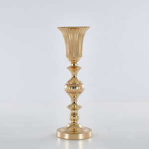 Floreros modernistas de metal, los más vendidos, perfectos para espacios comerciales de alto tráfico como hoteles y restaurantes. - Product Image 4