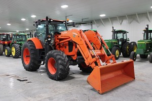 Offre Spéciale – Tracteur Agricole d'Occasion Kubota M7-132 Personnalisé en Usine, Prix Abordable avec Chargeur Frontal, Prix de Gros - Product Image 4