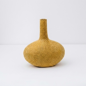 Vase à col long en terre cuite rustique jaune Palu M, pot en argile artisanal, récipient décoratif en grès, vente en gros - Product Image 1