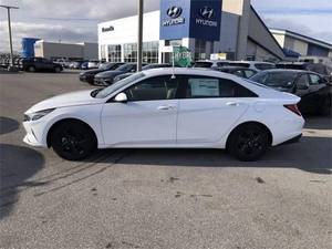 Hyundai Elantra Híbrido 2023 Usado en Buen Estado - en Venta - Product Image 3