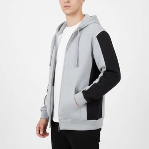 Sudadera con Capucha Desgastada para Hombre con Detalles Rotos, Estilo Casual Urbano, para un Look Cómodo y Uso Diario - Product Image 4