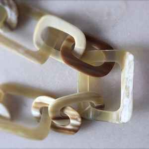 สร้อยคอทำมือจากเขาควาย เป็นมิตรกับสิ่งแวดล้อม พร้อมจี้รูปหยดน้ำ สายหนา สไตล์โชคเกอร์ สีน้ำตาลดำธรรมชาติ - Product Image 6