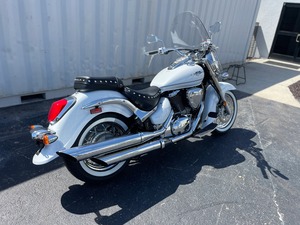 Ordene Ahora la Motocicleta Cruiser de Turismo Suzuk1 <span class=keywords><strong>Boulevard</strong></span> C50T 2025 de 805cc, Motor V-Twin, Inyección Electrónica, Refrigeración Líquida, 5 Velocidades y Transmisión por Eje - Product Image 4