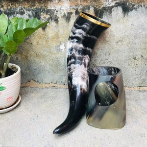 แก้วน้ำทำจากเขาควายแท้ ประดับด้วยหินอาเกต แบบไวกิ้ง ขัดเงา เป็นมิตรกับสิ่งแวดล้อม ดีไซน์รูปสัตว์ งานฝีมือทำมือจากอินเดีย สวยงามหลากหลายรูปแบบ - Product Image 1