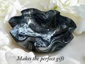 Cuenco para servir ensalada de cuerno de búfalo negro natural pulido a mano de alta calidad para cenas modernas en la costa muy baja por AALIYAN IMPEX - Product Image 3