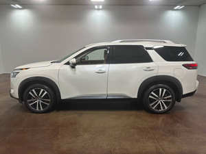 Construit légèrement utilisé 2024 Niss-an Patf-inder Platinum 4dr SUV - Product Image 4