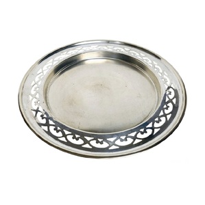 ถาดโลหะทำมือพร้อมการตกแต่งอย่างหรูหรา เหมาะสำหรับเสิร์ฟผลไม้ อาหารเรียกน้ำย่อย ของว่าง และของหวานที่บ้านหรืองานเลี้ยง - Product Image 1
