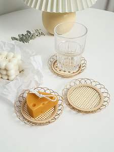 Sous-verres ronds en rotin tissés à la main avec support napperons tissés à la chaleur isolés par poterie Sous-verres en rotin respectueux de l'environnement - Product Image 5