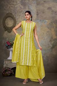 Ensemble Kurta pour femmes, Kurta et pantalon avec dupatta, tenue légère, douce et confortable, look quotidien propre et moderne - Product Image 4