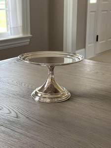 Exhibidor de Pasteles de Diseño Artístico, Pedestal de Aluminio Ecológico, Diseño Moderno, Elegante para Presentación de Postres en Bodas y Eventos Formales - Product Image 2