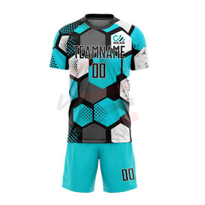 Vente en gros d'uniformes de football pour hommes personnalisés, maillot de sport par sublimation avec short et maillot de football - Product Image 1