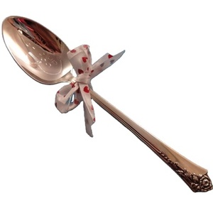 ช้อนเหล็กด้ามมีดีไซน์ดอกไม้สีเงินเครื่องครัวหรูหราโต๊ะสำหรับงานแต่งงานอุปกรณ์ตกแต่งร้านอาหารผลิตในอินเดีย - Product Image 1