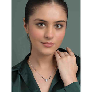 Compre un collar Mangalsutra de plata pura con perlas de diamante en forma de corazón y cuentas chapadas en oro, un regalo religioso y étnico para la esposa. - Product Image 4