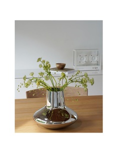 Florero decorativo de aluminio con acabado pulido y elegante forma cilíndrica para la decoración moderna de la sala de estar y el pasillo - Product Image 2