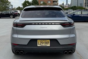 Excellent état, Porsche Cayenne Coupé 3.0 L Turbo V d'occasion, modèle 2020 - Product Image 6