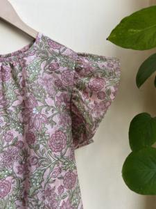 เสื้อเบลาส์พิมพ์ลายดอกไม้สำหรับผู้หญิงเสื้อท่อนบนผ้าฝ้ายลายดอกไม้ลำลองสำหรับฤดูร้อนปักลายทำด้วยมือ - Product Image 2