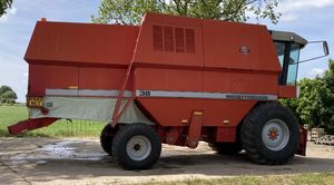 Massey ferguson 22 Ngô gặt đập liên hợp - Product Image 5