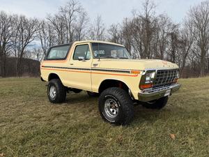 Ford Bronco Edición Especial 1979, SUV Diésel, Asientos de Cuero, Automático, Cámara Trasera 360, Gran Oferta con Promoción - Product Image 5