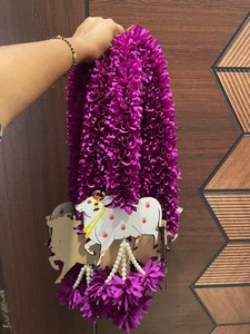 พวงมาลัยจัสมิน Pichwai แขวนอยู่วัดดิวาลีตกแต่งเทศกาลขึ้นบ้านใหม่ตามเทศกาลดั้งเดิมฉากหลังสำหรับอาบน้ำเด็กเล็ก - Product Image 3