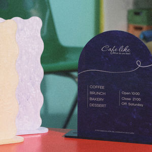 Support en acrylique personnalisé, élégant, avec logo personnalisé, support d'affichage, décoration de bureau en plastique durable, utilisation promotionnelle - Product Image 3