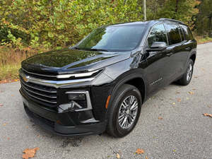 Chevrolet Traverse LT AWD 2024 USADO EN BUEN ESTADO, Volante a la Izquierda, Interior Claro, Asientos de Tela, Neumáticos R19, Cámara Trasera Automática, SUV de 7 Asientos - Product Image 2