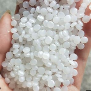 Granulés de résine HDPE blanche, granulés de polyéthylène haute densité pour moulage par injection, qualité /Sinopec/Borouge - Product Image 1