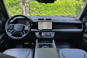 2023 Linndover Defender 110 V-8 Carpathian, SUV 4x4 con Motor V8 Supercargado de 518 hp, Euro VI, Cámara Trasera de 360°, Techo Panorámico - Product Image 5