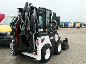 Mini-chargeuse sur pneus et pelle rétrocaveuse HIDROMEK HMK62SS SKS55-8 SKS55-16 d'occasion, forte puissance de creusement, moteur 55 kW, 4 ans - Product Image 4