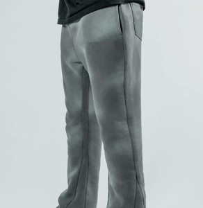 Pantalones Deportivos de Estilo Vintage Personalizados, Lavados, Desgastados, con Efecto Ácido, Acampanados, con Parches, Elásticos, para Hombre - Product Image 5