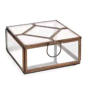 Nouveauté Boîte de rangement pour bijoux en métal doré et en verre avec compartiments pour l'organisation des bijoux - Product Image 1
