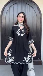 Traje Salwar Kameez Farsi de Diseñador, Muy de Moda, de Tres Piezas, con Bordado, Interior de Crepé Francés, Moderno, de Secado Rápido, para Mujer - Product Image 2