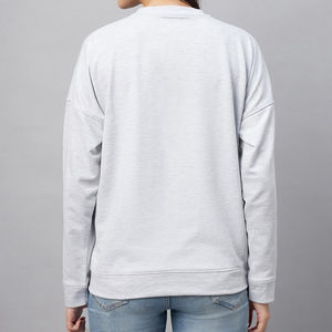 Sudadera de invierno de cuello redondo para mujer de alta calidad con patrón de letras Colores y tamaños personalizados anticontracción Servicio ODM OEM - Product Image 2