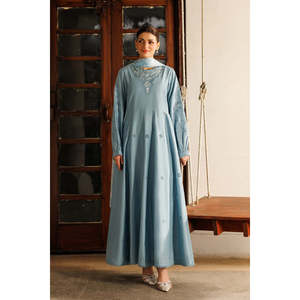 Ensembles pour femmes IZNIK-3PC, robe brodée Chikankara en tissu lawn avec dupatta imprimé en mousseline et pantalon teinté - BIC-4887 - Product Image 2