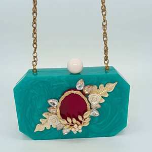 Sculpture de table artisanale en résine éco-responsable TIMELESS CRAFT avec fermeture magnétique, doublure en coton, strass et perles - Product Image 2