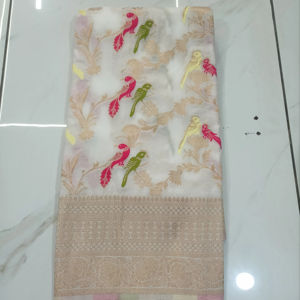 Sari de nailon ligero de moda, cómodo y elegante para fiestas y Diwali, fácil de usar y drapeado para todas las ocasiones - Product Image 1