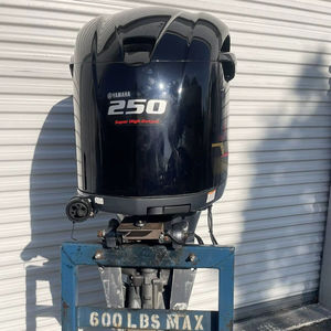 Moteur hors-bord industriel d'occasion 2018 250 ch SHO 20 pouces avec garantie de 3 ans, origine américaine - Product Image 1