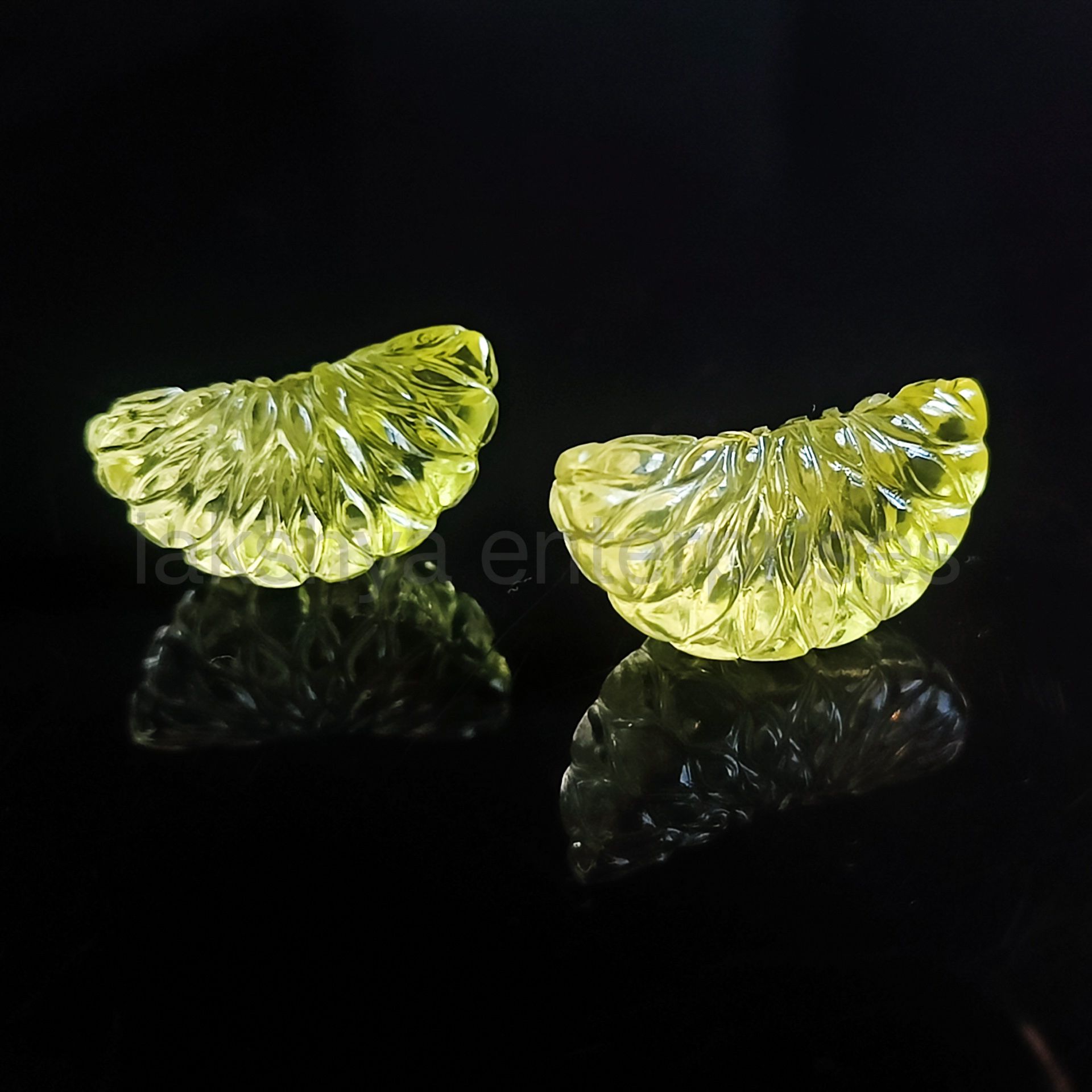 สีเหลือง