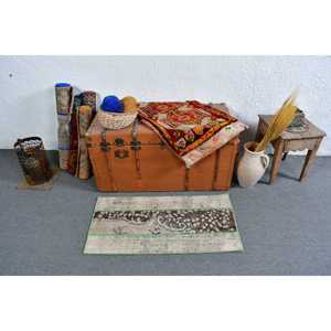 Turkish Vintage Small Rug 1.6x3.1 ft, <b>Brown</b> Floral Rug <b>Wool</b> - Product Image 2