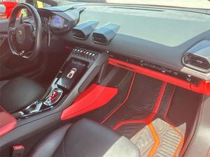 2020 LAMBORGHINI HURACAN EVO soigneusement utilisé à droite et à gauche disponibles - Product Image 5