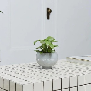 Bol de boule de fleur en métal décoratif de table pour la décoration de salon à la maison bols de fleurs faits à la main finis gris - Product Image 1