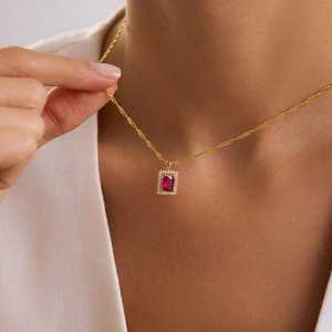 Collier personnalisé délicat avec pendentif rectangulaire en rubis baguette, en argent sterling 925 plaqué or 14 carats, cadeau - Product Image 1