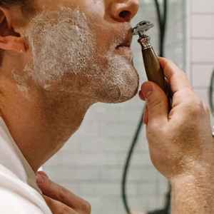 Rasoir à double lame en acier inoxydable vert menthe avec manche en acier inoxydable pour le rasage du corps masculin - Morgans Industries - Product Image 4